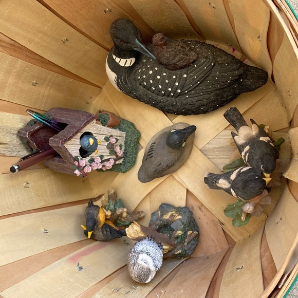Vintage Collection of 2 🦆,🦉, Loons, 2 Robins, Bird House🖊️✏️ , New Wooden 🧺 - Picture 10 of 16